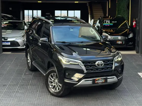 /en/city/cate-car-used-car/toyota-hilux-sw4-2021-2-8-d-4d-turbo-diesel-srx-7l-4x4-automatic-49572503606068224/-2