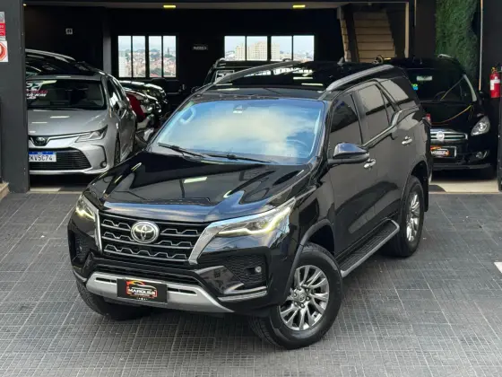 /en/city/cate-car-used-car/toyota-hilux-sw4-2021-2-8-d-4d-turbo-diesel-srx-7l-4x4-automatic-49572503606068224/-3