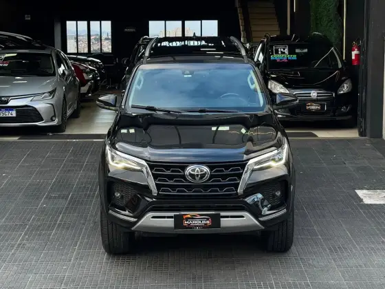 /en/city/cate-car-used-car/toyota-hilux-sw4-2021-2-8-d-4d-turbo-diesel-srx-7l-4x4-automatic-49572503606068224/-4