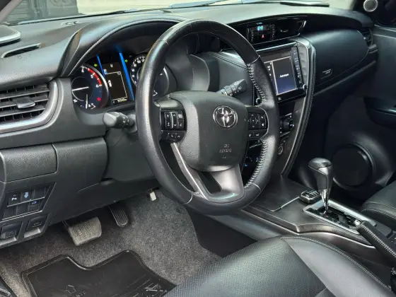 /en/city/cate-car-used-car/toyota-hilux-sw4-2021-2-8-d-4d-turbo-diesel-srx-7l-4x4-automatic-49572503606068224/-17