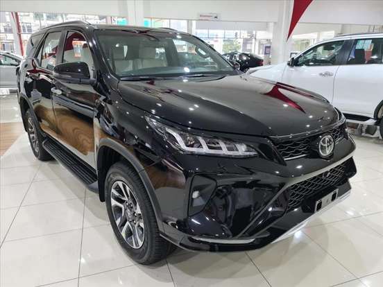TOYOTA-HILUX SW4-2026