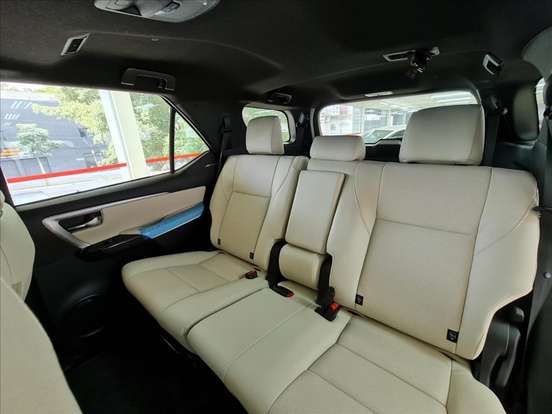 TOYOTA-HILUX SW4-2026