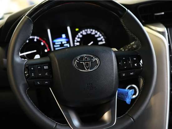TOYOTA-HILUX SW4-2.8 D-4D TURBO DIESEL DIAMOND 7L 4X4 AUTOMÁTICO TOYOTA-HILUX SW4-2026