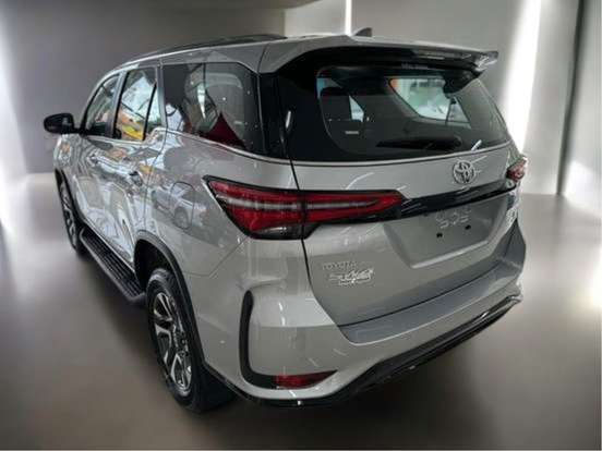 TOYOTA-HILUX SW4-2026