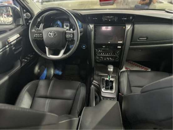 TOYOTA-HILUX SW4-2026