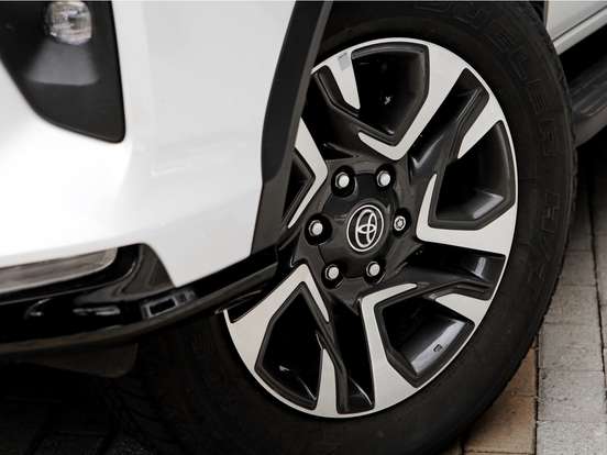 TOYOTA-HILUX SW4-2.8 D-4D TURBO DIESEL SRX PLATINUM 7L 4X4 AUTOMÁTICO TOYOTA-HILUX SW4-2026