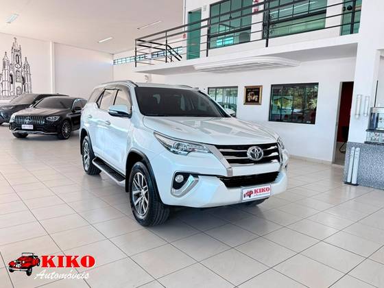 TOYOTA HILUX SW4 2017 2.8 SRX 4X4 16V TURBO INTERCOOLER DIESEL 4P AUTOMÁTICO