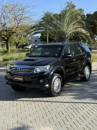 TOYOTA HILUX SW4 3.0 SRV 4X4 16V TURBO INTERCOOLER DIESEL 4P AUTOMÁTICO TOYOTA HILUX SW4 3.0 SRV 4X4 16V TURBO INTERCOOLER DIESEL 4P AUTOMÁTICO