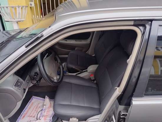 TOYOTA-COROLLA-2001