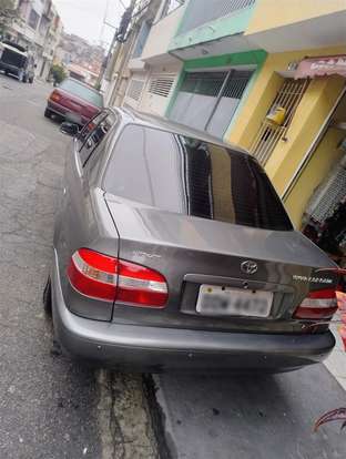 TOYOTA-COROLLA-2001