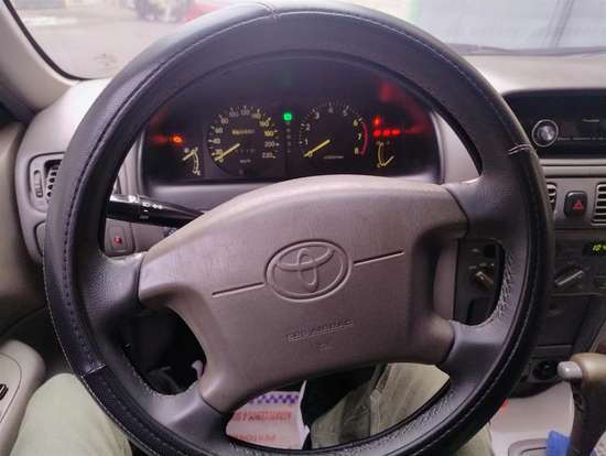 TOYOTA-COROLLA-2001
