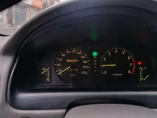 TOYOTA-COROLLA-2001