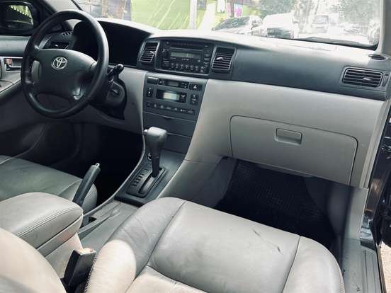 TOYOTA-COROLLA-2004