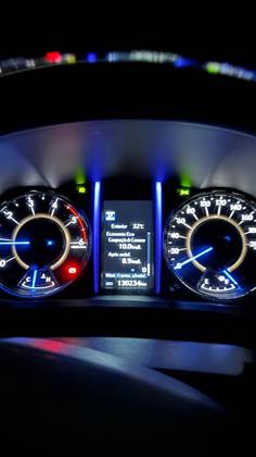 TOYOTA HILUX SW4 2.8 SRX DIAMOND 4X4 7 LUGARES 16V TURBO INTERCOOLER DIESEL 4P AUTOMÁTICO
