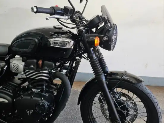TRIUMPH-BONNEVILLE T100 BLACK 900 TRIUMPH-BONNEVILLE T100 BLACK 900-2018