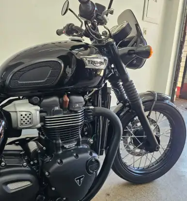 TRIUMPH-BONNEVILLE T100 BLACK 900-2018