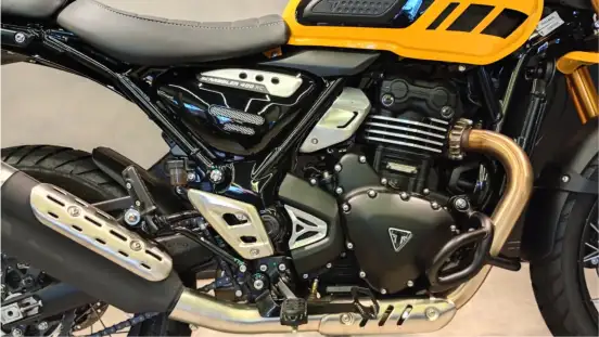 TRIUMPH-SCRAMBLER 400 XC-2025