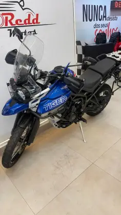 TRIUMPH TIGER 800 XCX TRIUMPH TIGER 800 XCX