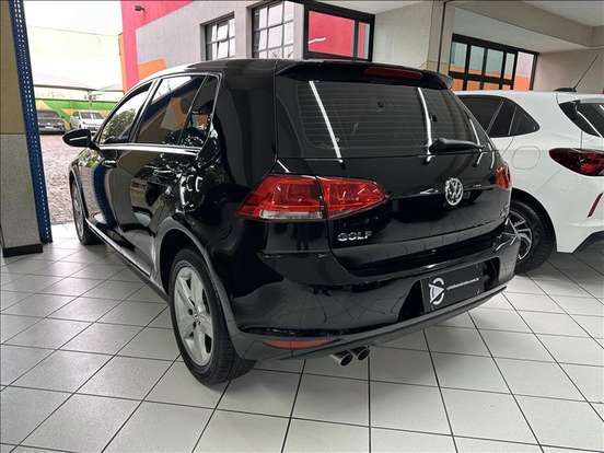 VOLKSWAGEN-GOLF-2015
