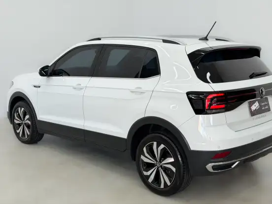 VOLKSWAGEN-T-CROSS-2024