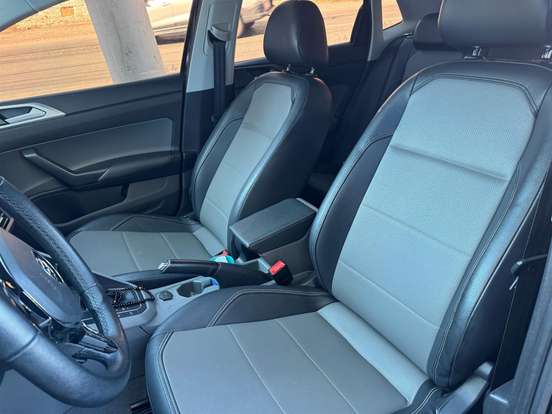 VOLKSWAGEN-POLO-2019
