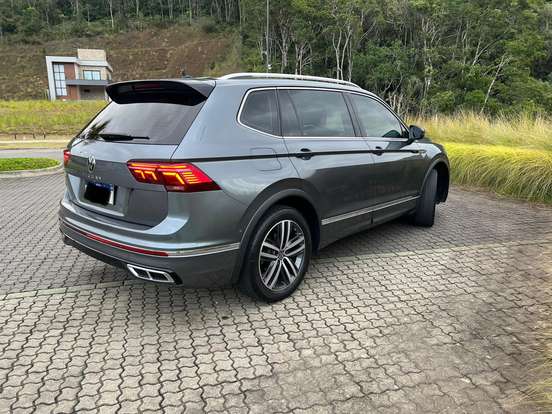 VOLKSWAGEN-TIGUAN-2.0 300 TSI GASOLINA ALLSPACE R-LINE AUTOMÁTICO VOLKSWAGEN-TIGUAN-2023