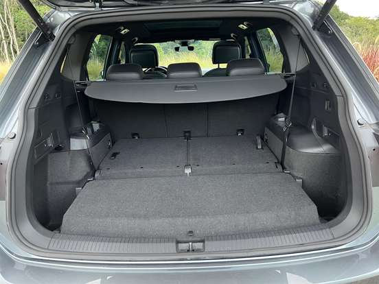 VOLKSWAGEN-TIGUAN-2.0 300 TSI GASOLINA ALLSPACE R-LINE AUTOMÁTICO VOLKSWAGEN-TIGUAN-2023