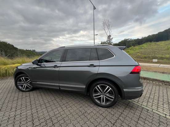 VOLKSWAGEN-TIGUAN-2.0 300 TSI GASOLINA ALLSPACE R-LINE AUTOMÁTICO VOLKSWAGEN-TIGUAN-2023