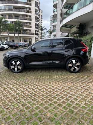 VOLVO-XC40-2020