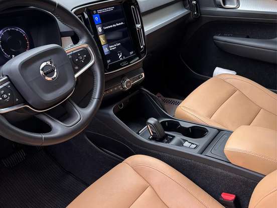 VOLVO-XC40-2.0 T4 GASOLINA MOMENTUM GEARTRONIC VOLVO-XC40-2020