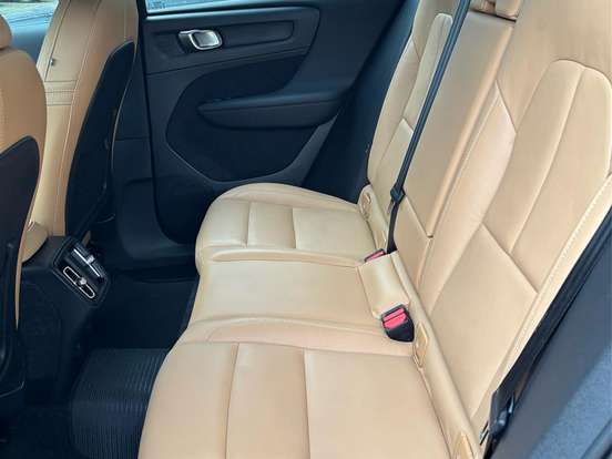 VOLVO-XC40-2.0 T4 GASOLINA MOMENTUM GEARTRONIC VOLVO-XC40-2020