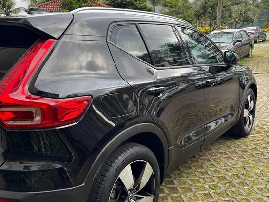 VOLVO-XC40-2.0 T4 GASOLINA MOMENTUM GEARTRONIC VOLVO-XC40-2020