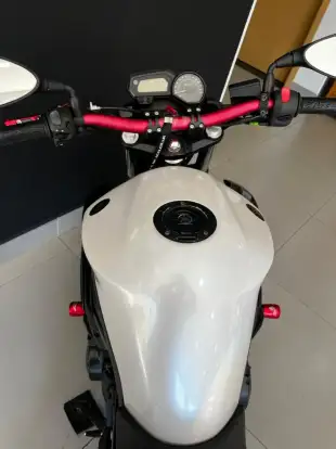 YAMAHA-XJ6 N-2011