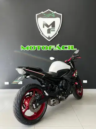 YAMAHA-XJ6 N-2011