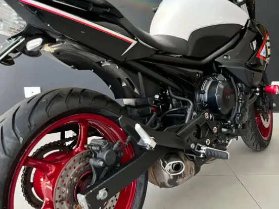 YAMAHA-XJ6 N YAMAHA-XJ6 N-2011