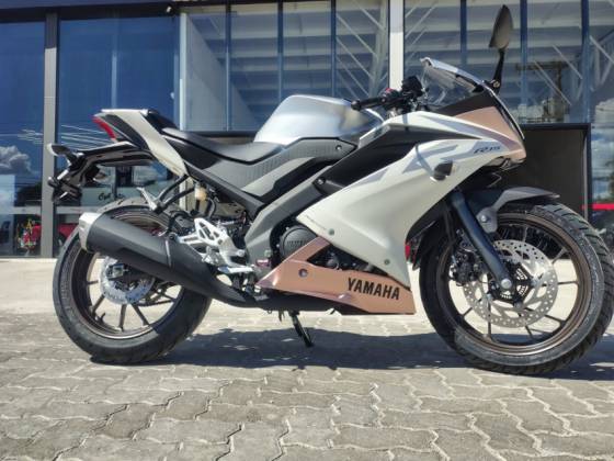 YAMAHA YZF R15 