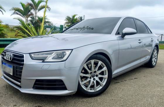 AUDI A4 2.0 TFSI ATTRACTION GASOLINA 4P S TRONIC