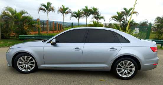 AUDI-A4-2017