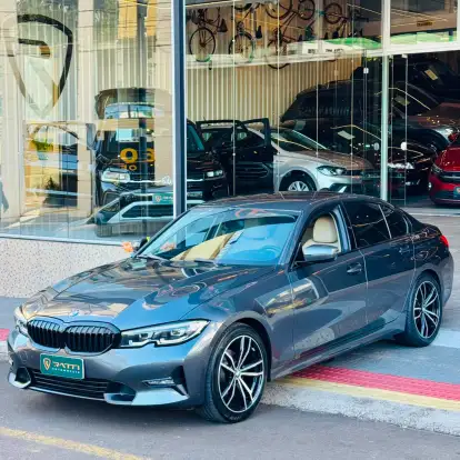 BMW-320i-2019