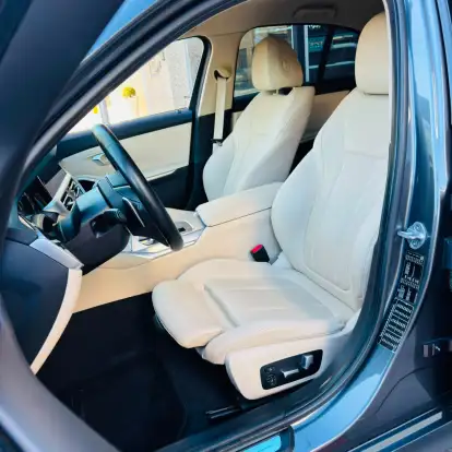 BMW-320i-2019