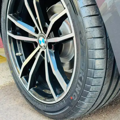 BMW-320i-2019