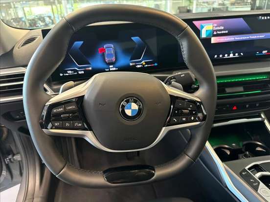 BMW-320i-2025