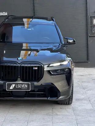 BMW-X7-2024