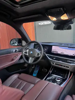 BMW-X7-2024