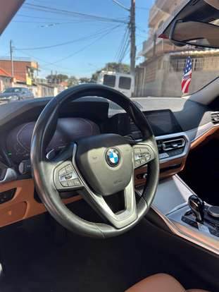 BMW-320i-2022