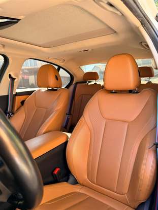 BMW-320i-2022