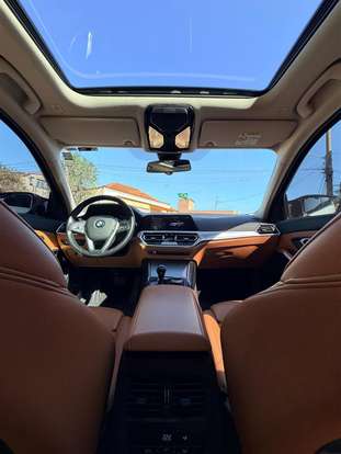 BMW-320i-2022