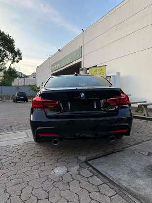 BMW-320i-2018