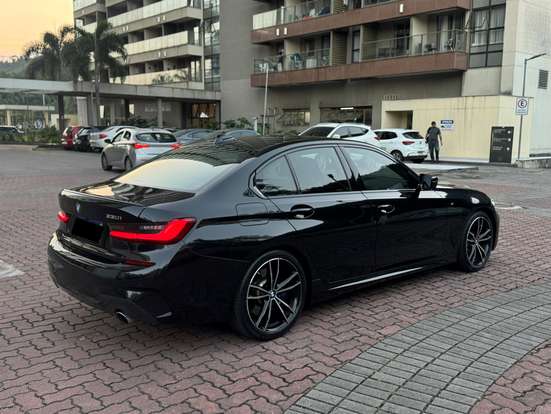 BMW-330i-2019