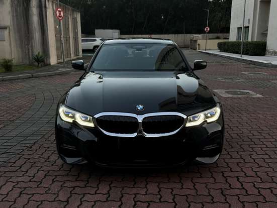 BMW-330i-2019